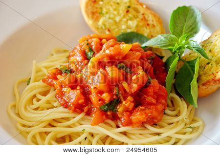 Pasta med tomatsauce