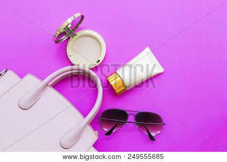 Natural Cosmetics For Skin Face Sunscreen Spf50 And Hand Bag Face Powder Sunglasses Accessories Of L