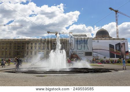 Berlin, Germany - July 01, 2018: Fountain In The Center Of The Lustgarten Park On The Museum Island