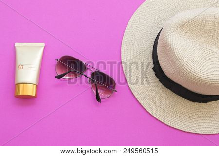 Natural Cosmetics For Skin Face Sunscreen Spf50 And Sunglasses Hat Accessories Of Lifestyle Woman Re