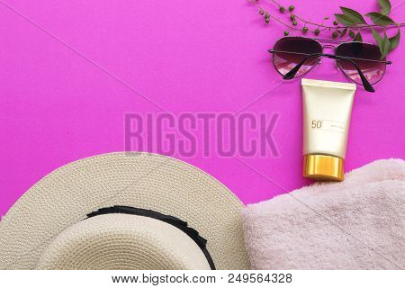 Natural Cosmetics For Skin Face Sunscreen Spf50 And Sunglasses Hat Bath Towel Accessories Of Lifesty