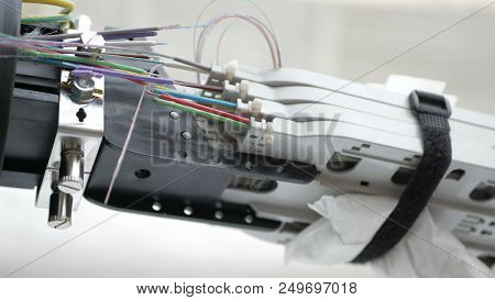 Optical Fiber Clutch, Cutters Cut The Fibers