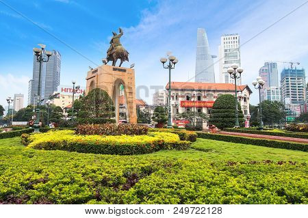 Ho Chi Minh , Vietnam- March 7, 2013 : Tran Nguyen Han Statue Locate At Quach Thi Trang Traffic Circ