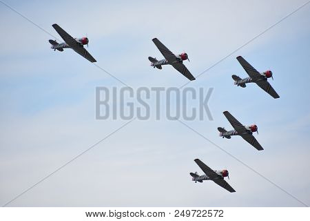 Chicopee, Ma - Jul 14: Geico Skytypers At The 2018 Great New England Airshow At Westover Air Reserve