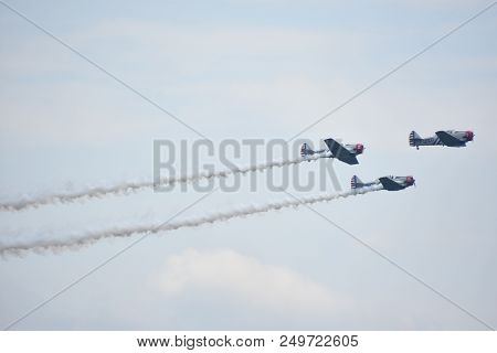 Chicopee, Ma - Jul 14: Geico Skytypers At The 2018 Great New England Airshow At Westover Air Reserve