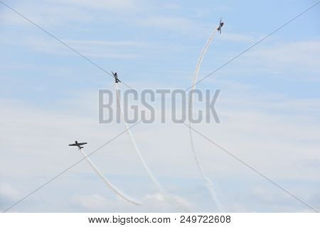Chicopee, Ma - Jul 14: Geico Skytypers At The 2018 Great New England Airshow At Westover Air Reserve