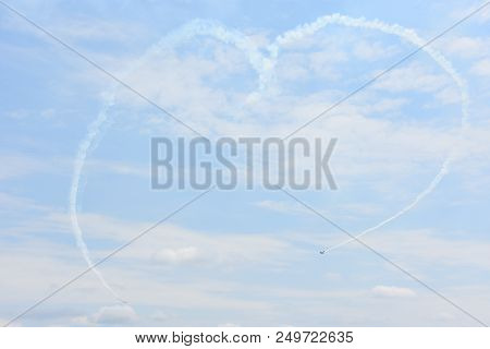 Chicopee, Ma - Jul 14: Geico Skytypers At The 2018 Great New England Airshow At Westover Air Reserve