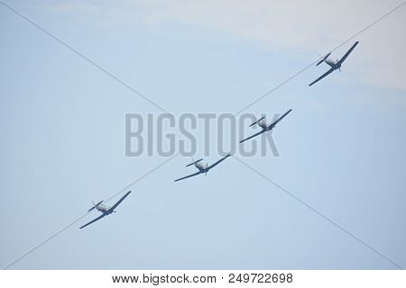Chicopee, Ma - Jul 14: Geico Skytypers At The 2018 Great New England Airshow At Westover Air Reserve