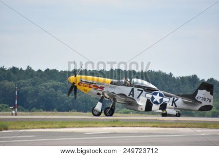 Chicopee, Ma - Jul 14: P-51 Mustang At The 2018 Great New England Airshow At Westover Air Reserve Ba