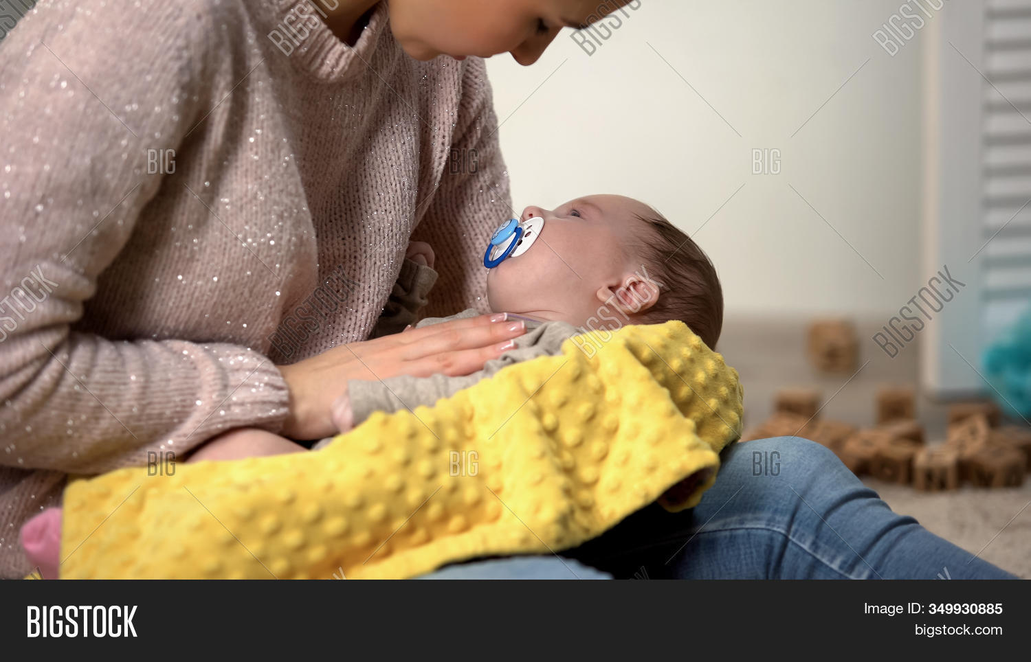 dummy for colic baby