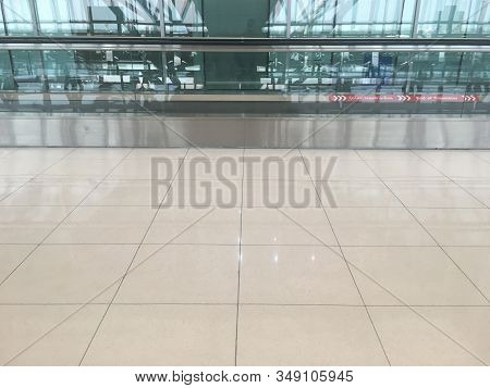 Sliding Floor