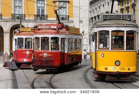 Portugal, turístico velho eléctrico em Lisboa