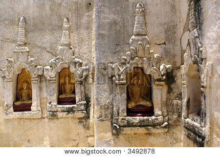Goldene buddhas