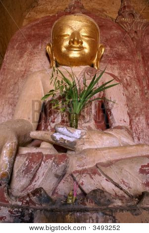 Buddha med gyldne ansigt