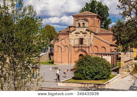 Salamanca, Spain - May, 2018: Skaters At The Skate Park Next To The Historical Santiago Del Arrabal