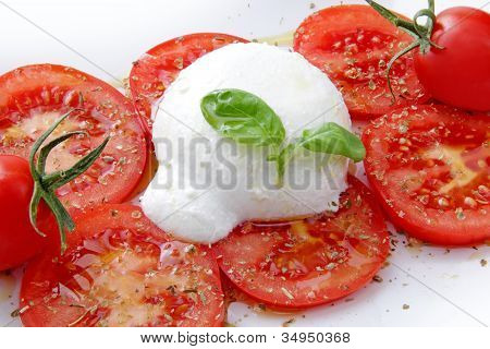 Caprese whit mozzarella og tomat