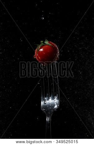 Tomates Cerises Cherry Fresh Splash Action Movement Vegetarian, Vitamin, Ecology