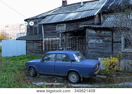 Ryazan, Russia - October 21, 2017:old Wooden House On Vvedenskaya Street In The City Of Ryazan