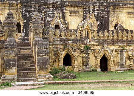 Fachada del templo