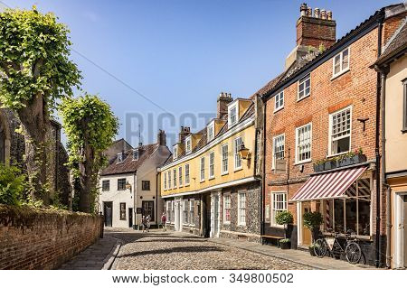 29 June 2019: Norwich, Norfolk - Elm Hill Is A Historic Cobbled Street In The Centre Of Norwich, Nor