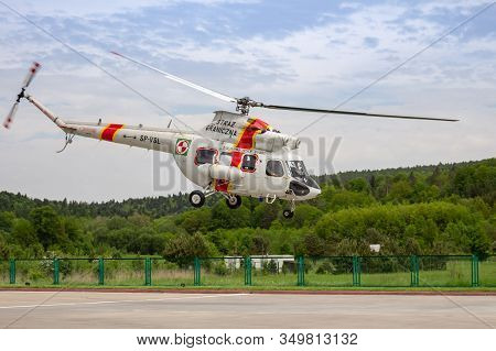 Arlamow, Poland - May, 2019: Takeoff Of Military Helicopter Kaniya (mi-8, Kitty Hawk) Of The Polish 