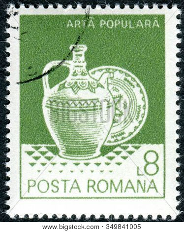 Romania - Circa 1982: A Stamp Printed In Romania, Depicted Household Utensils, Pitcher And Ceramic P