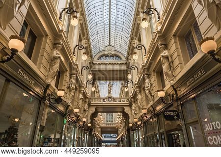 Brussels, Belgium - 12 18 2018: The Decorated Art And Shopping Mall Called Passage Du Nord In Eclect