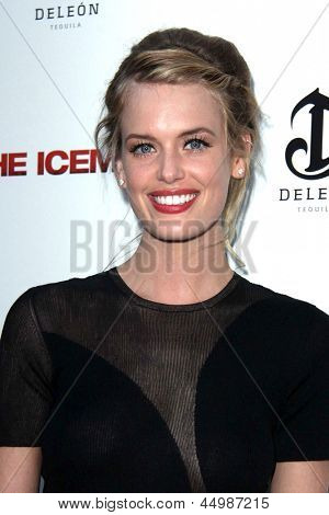 LOS ANGELES - 22 apr: Taylor Bagley มาที่พรีเมียร์