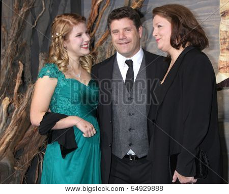 LOS ANGELES - DEC 2:  Alexandra Astin, Sean Astin, Christine Astin at the 