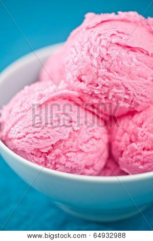 Raspberry Ice Cream Dessert