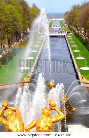 Samson suihkulähde ja Persianlahden Peterhof