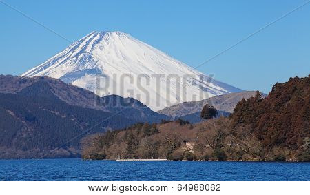 mountain fuji and lake ashi at hakone kanakawa