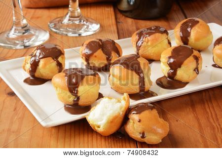 Cream Puffs With Chocolate Sauce