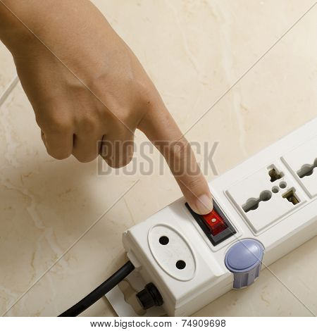 Hand Turn On Switch Multiple  Socket Plug