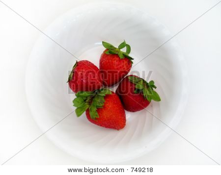 Erdbeeren in Schüssel