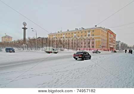 VORKUTA - JANUARY 21: Ubileinaya square on January 21, 2013 in Vorkuta