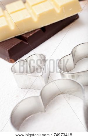 Cookie Cutters And White And Dark Couverture