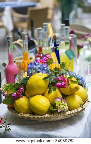 Lemons for sale at market stall, Ravello, Amalfi Coast, Salerno, Campania, Italy