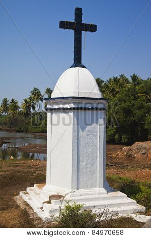 Cross on a chapel, Siolim, Bardez Taluka, Goa, India