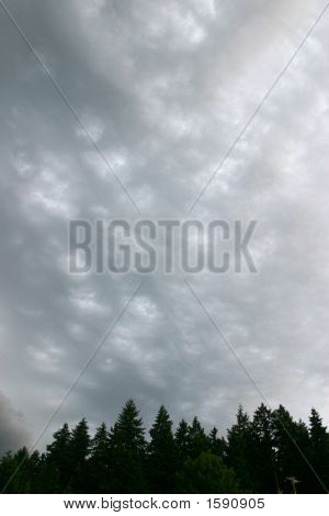 ominöse Wolken vor Sturm