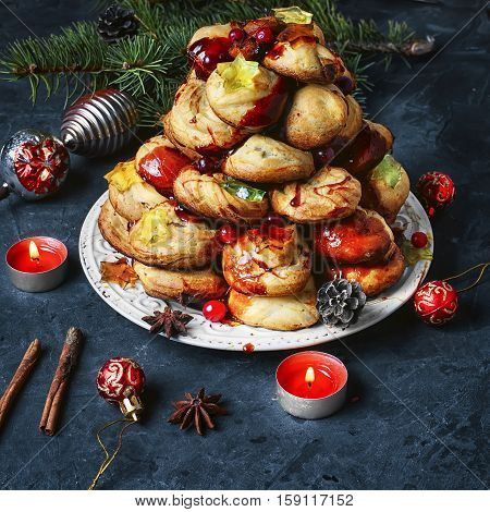 Christmas Cake A Croquembouche