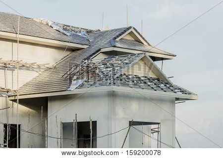Structural steel roof using steel frames of building residential construction