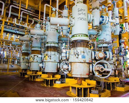 Xmas tree valve on wellhead remote platform for emergency close when emergency signal activate from very low and very high pressure.