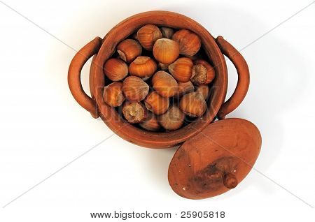 Vaso pieno di noci