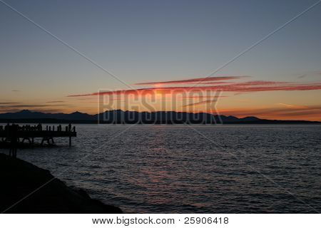Seattle Alki noktasından görüldüğü gibi seattle günbatımı washington