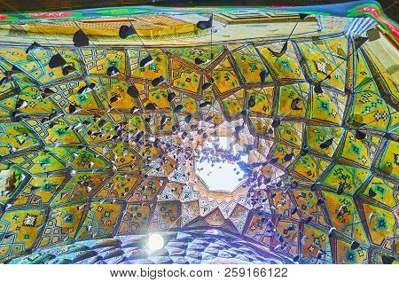 Kashan, Iran - October 22, 2017:  The Small Semi-dome Of Aminoddole Caravanserai In Grand Bazaar Wit