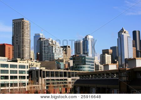Downtown Seattle Washington ved solopgang set fra Elliot Bay