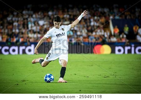 VALENCIA, SPAIN - SETEMBER 19: Carlos Soler during UEFA Champions League match between Valencia CF and Juventus at Mestalla Stadium on September 19, 2018 in Valencia, Spain