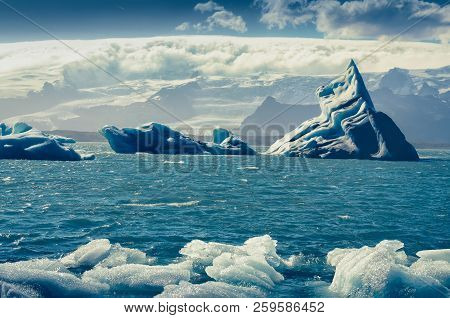 Landscape View Of Jokullsarlon Lagoon With Floating Ice, Iceland