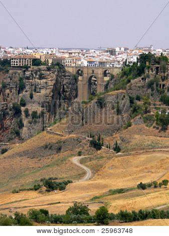 Puente Nuevo over El Tajo-slugt i Ronda, Spanien